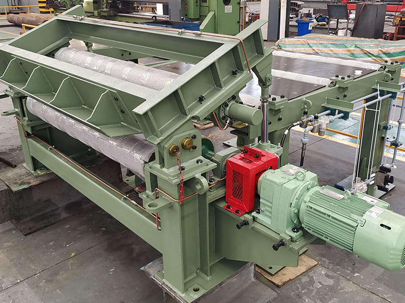 焊機(jī)入口夾送輥